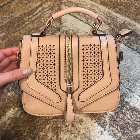 Sondra Roberts - Picture 2 of 5